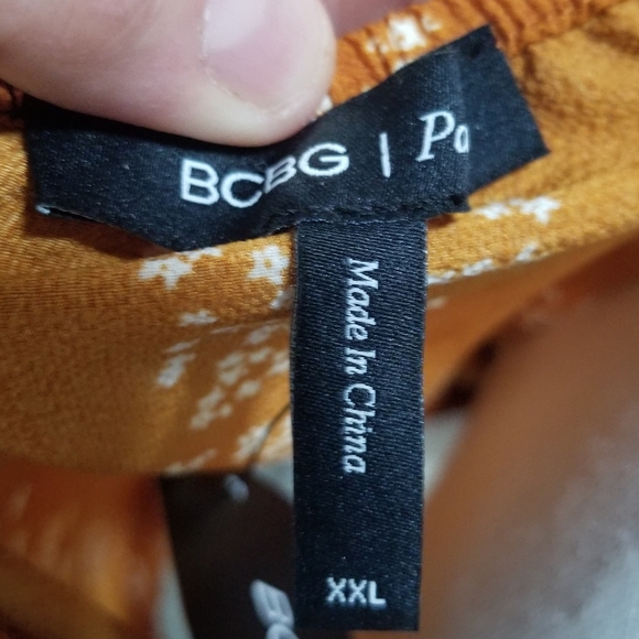 NWT BCBG Paris plus size cropped wrap crossover top, with side tie detail XXL - Picture 6 of 6